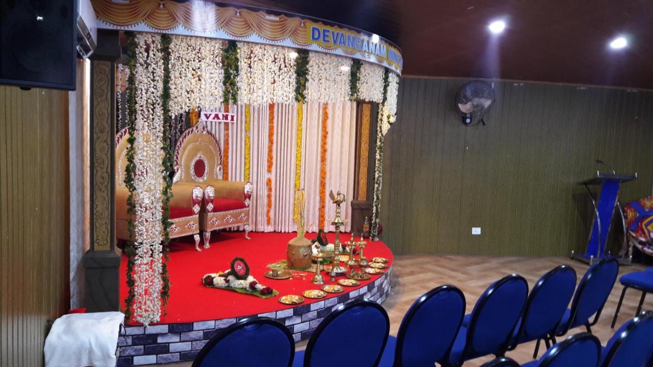 Devanganam Residency Hotell Guruvāyūr Exteriör bild