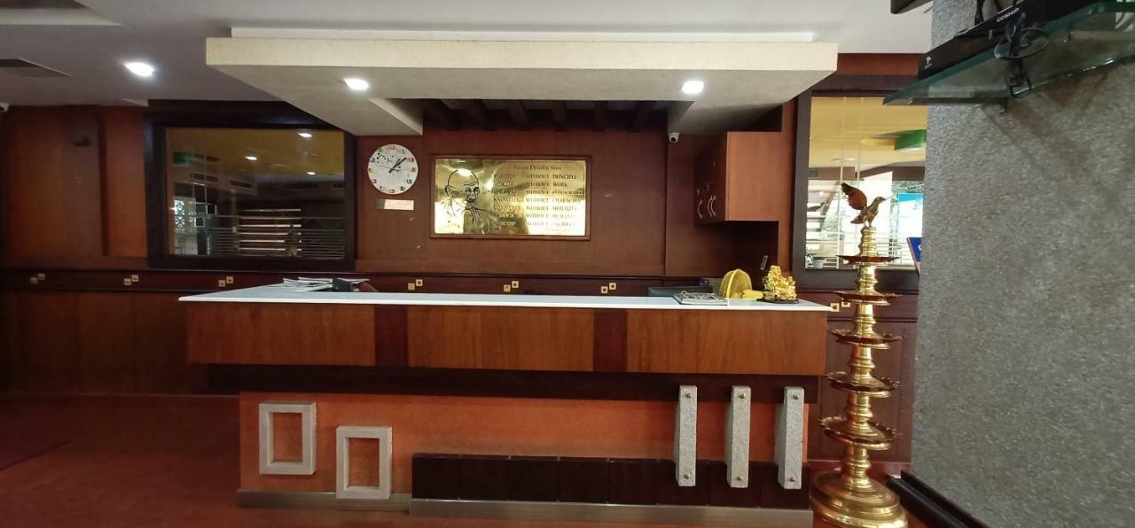 Devanganam Residency Hotell Guruvāyūr Exteriör bild