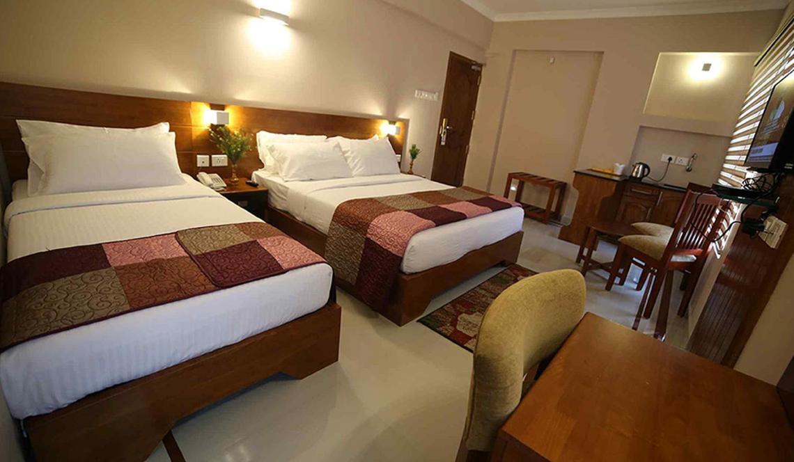 Devanganam Residency Hotell Guruvāyūr Exteriör bild